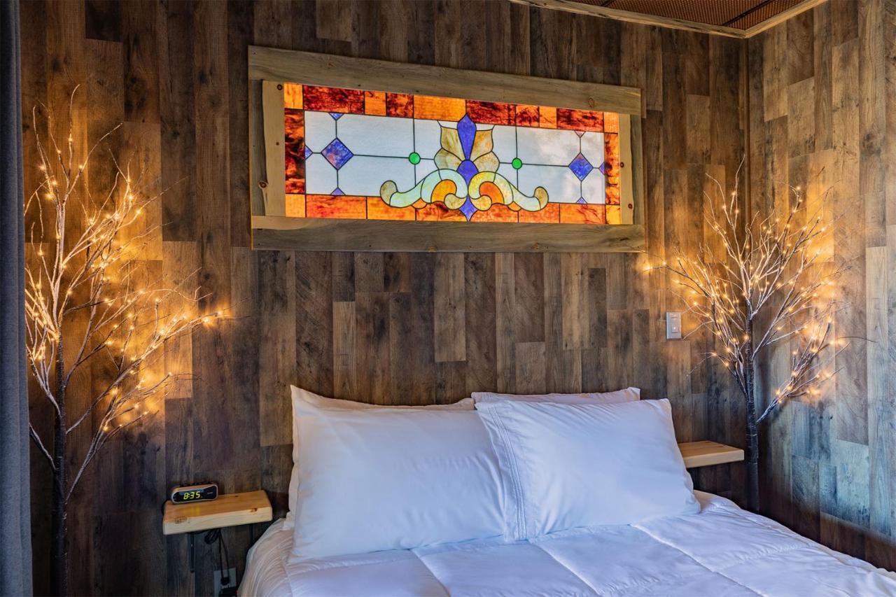 Ridgewalk Treehouse Bed & Breakfast แองเจิลไฟร์ ภายนอก รูปภาพ