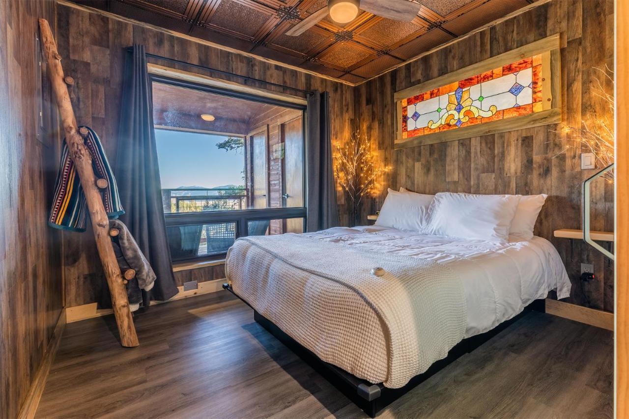 Ridgewalk Treehouse Bed & Breakfast แองเจิลไฟร์ ภายนอก รูปภาพ